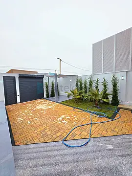 Satılır 5 otaqlı mənzil 200 m²