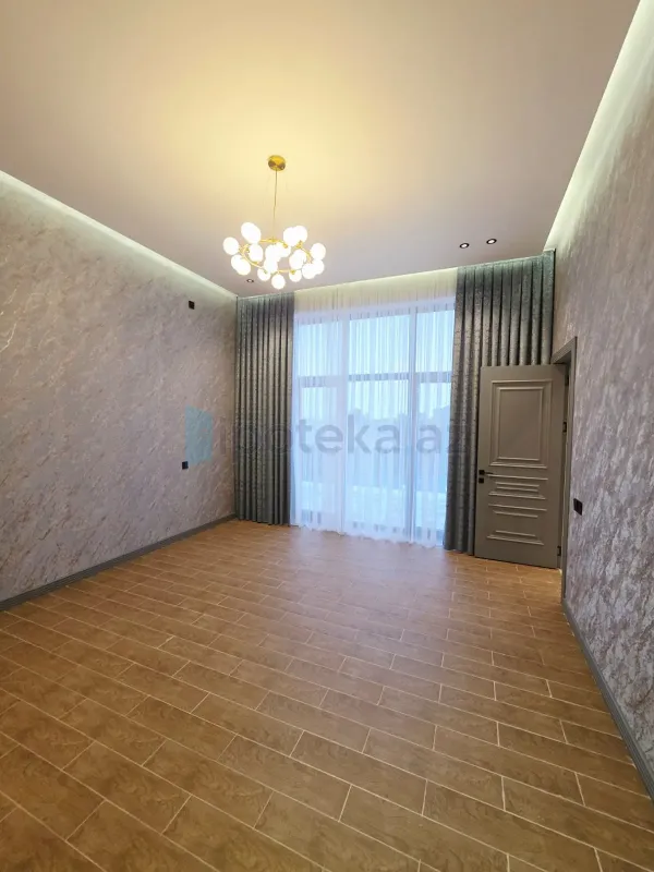 Satılır 5 otaqlı mənzil 200 m²