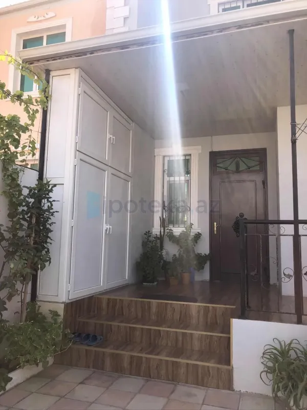 Satılır 4 otaqlı həyət evi 147 m²