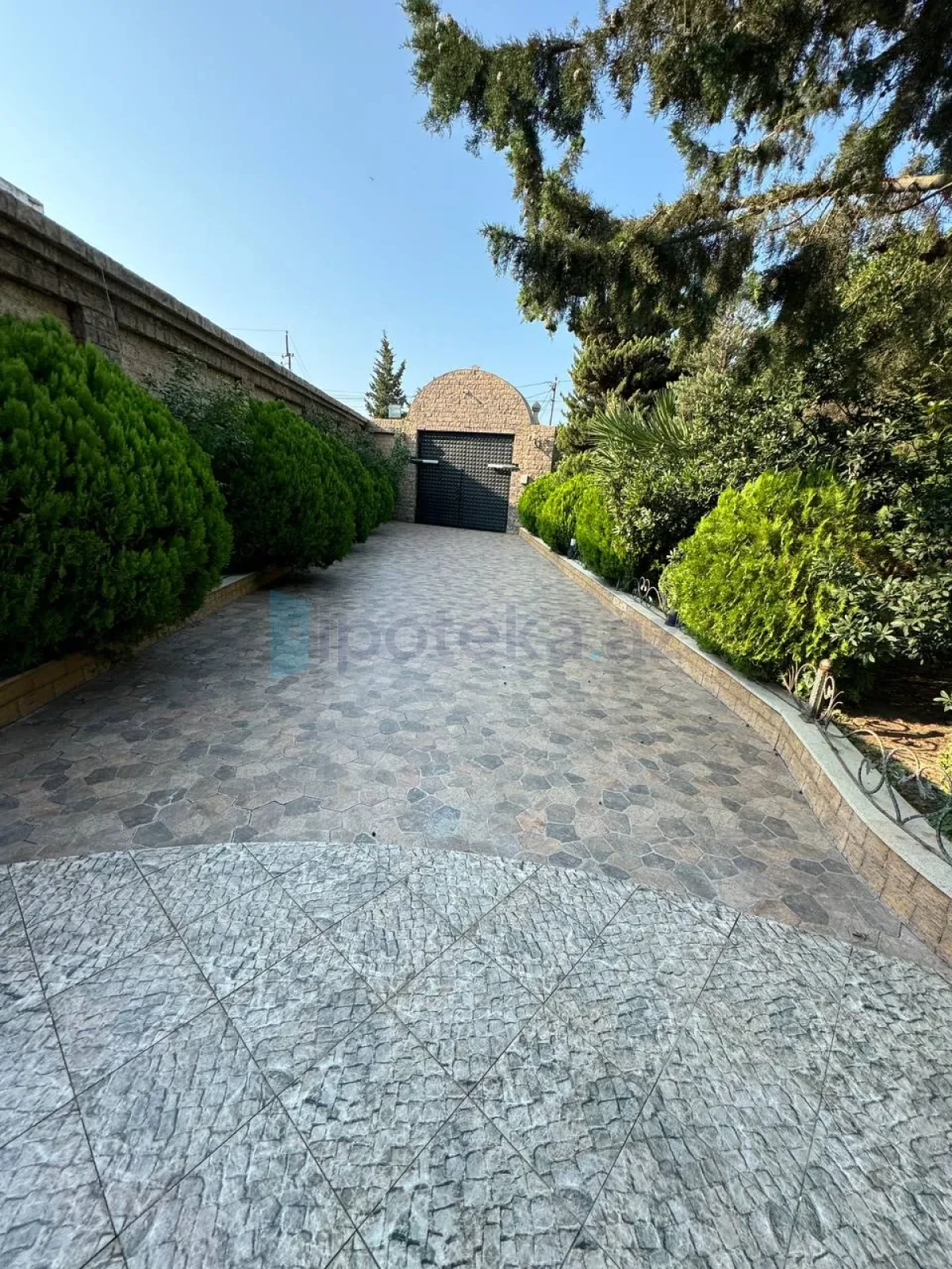 Satılır 5 otaqlı həyət evi 500 m²
