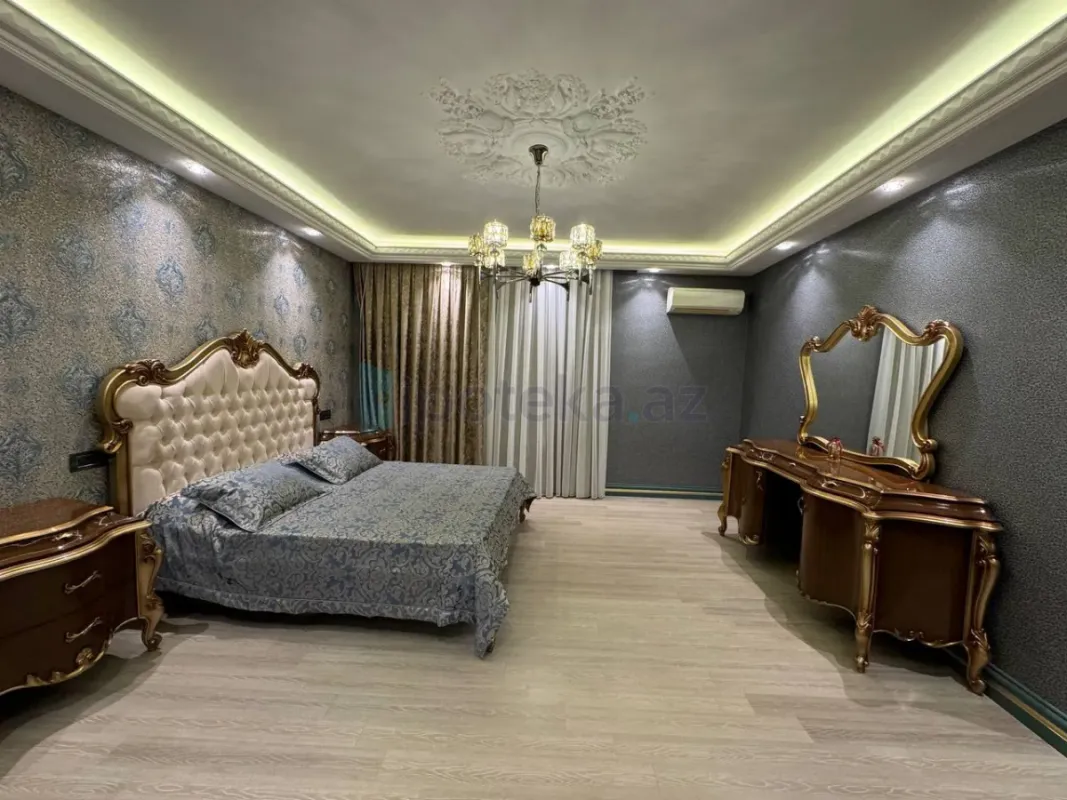 Satılır 5 otaqlı həyət evi 500 m²
