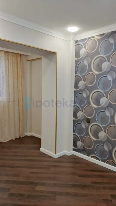 Satılır 3 otaqlı köhnə tikili 75 m²