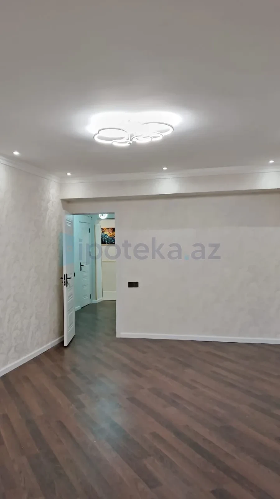 Satılır 3 otaqlı köhnə tikili 75 m²