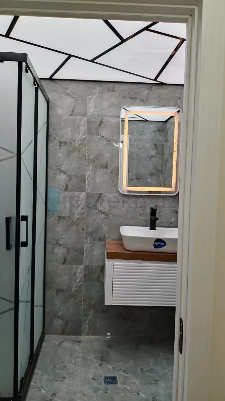 Satılır 3 otaqlı köhnə tikili 75 m²