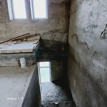 Satılır 5 otaqlı həyət evi 220 m²