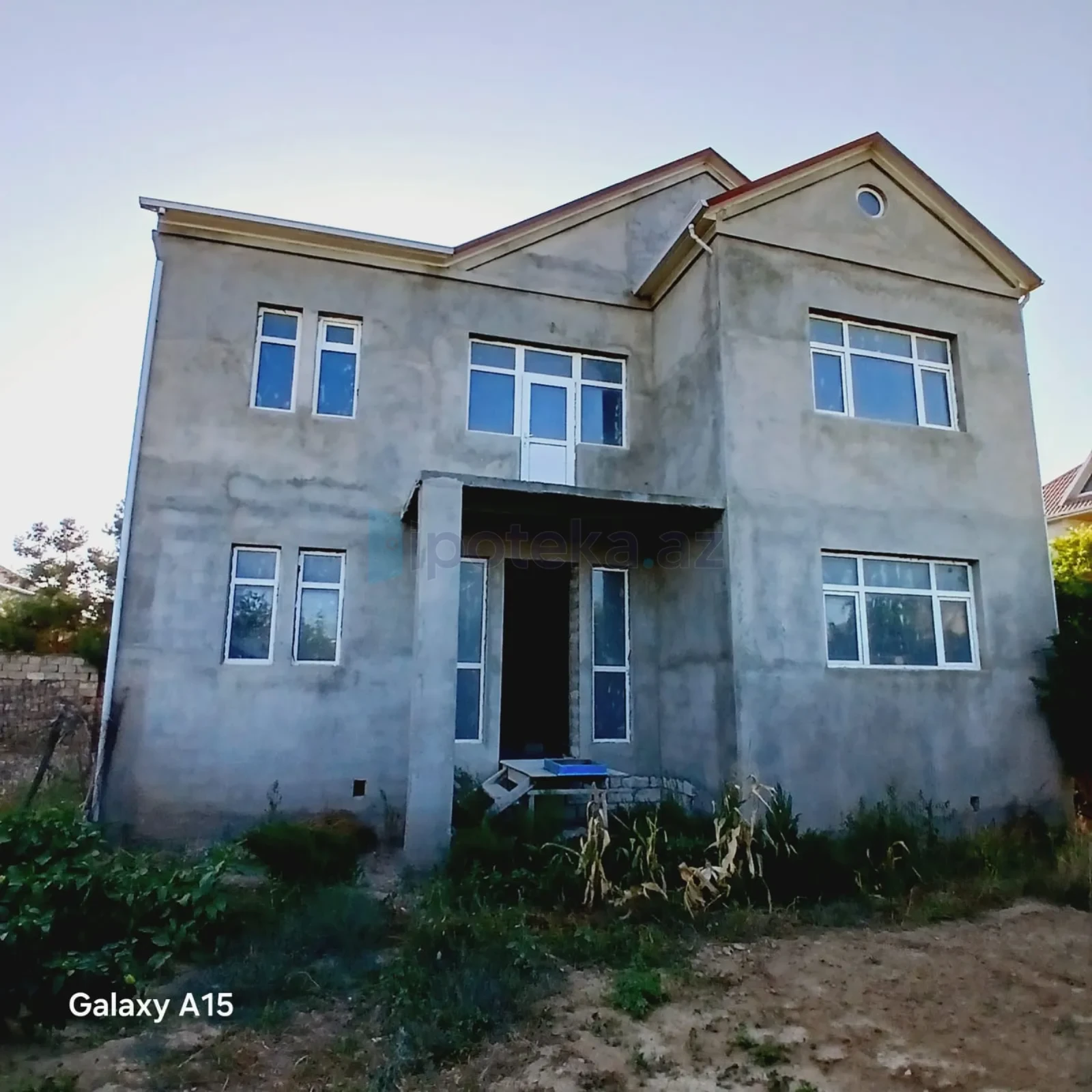 Satılır 5 otaqlı həyət evi 220 m²