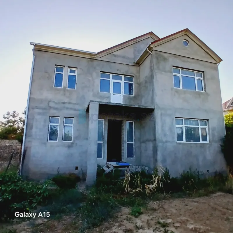 Satılır 5 otaqlı həyət evi 220 m²