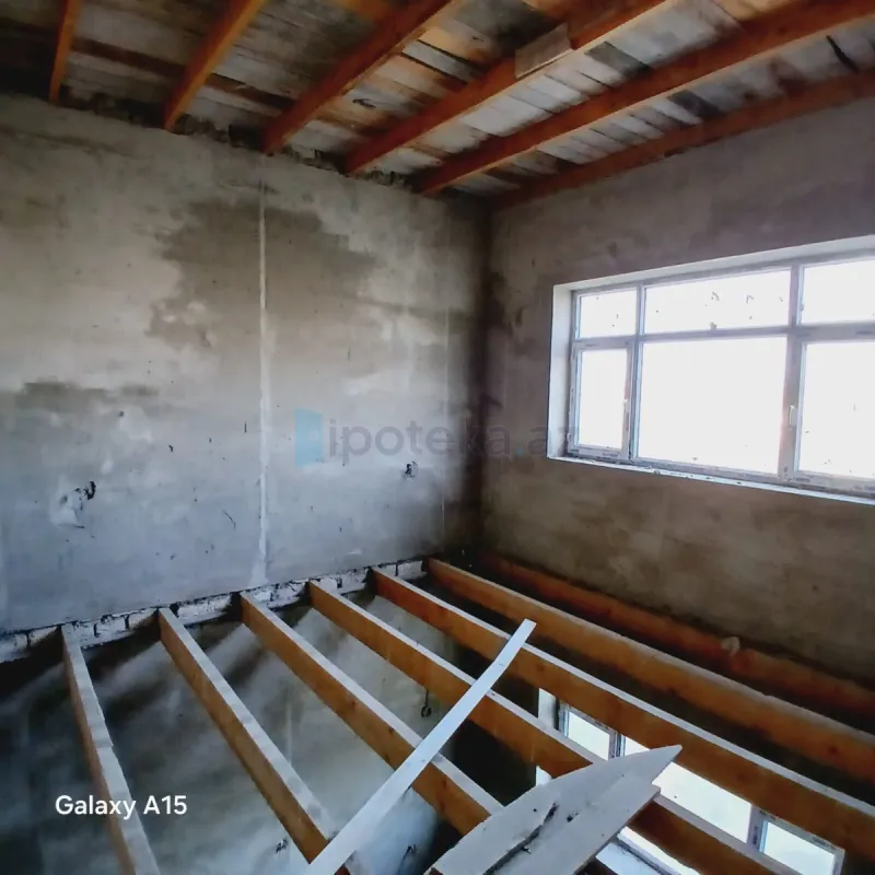 Satılır 5 otaqlı həyət evi 220 m²