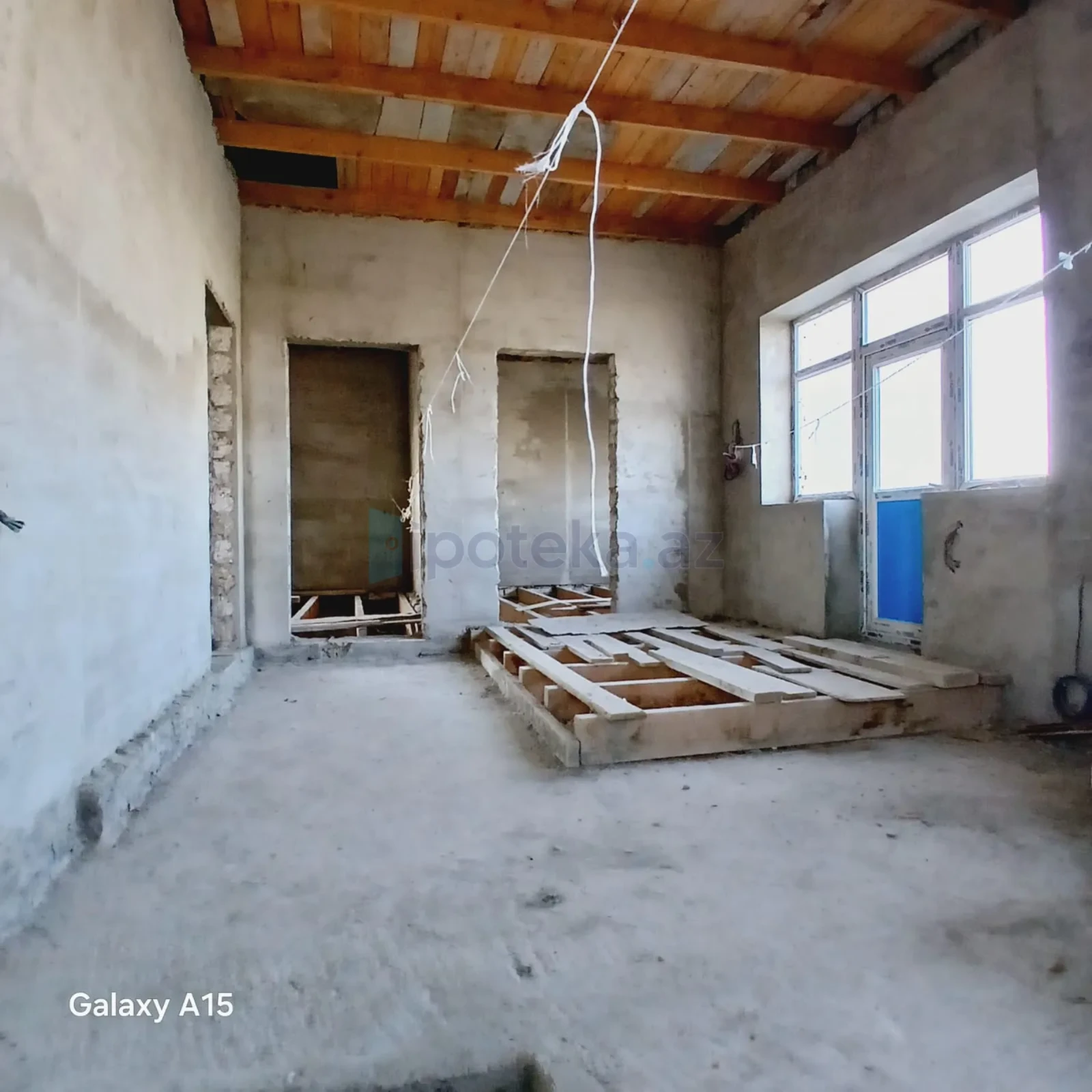 Satılır 5 otaqlı həyət evi 220 m²