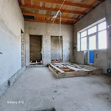 Satılır 5 otaqlı həyət evi 220 m²