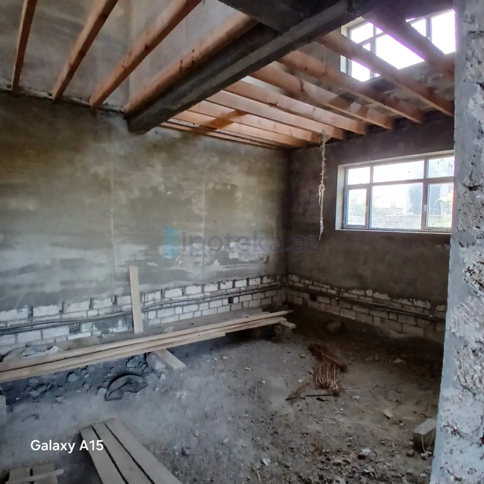 Satılır 5 otaqlı həyət evi 220 m²