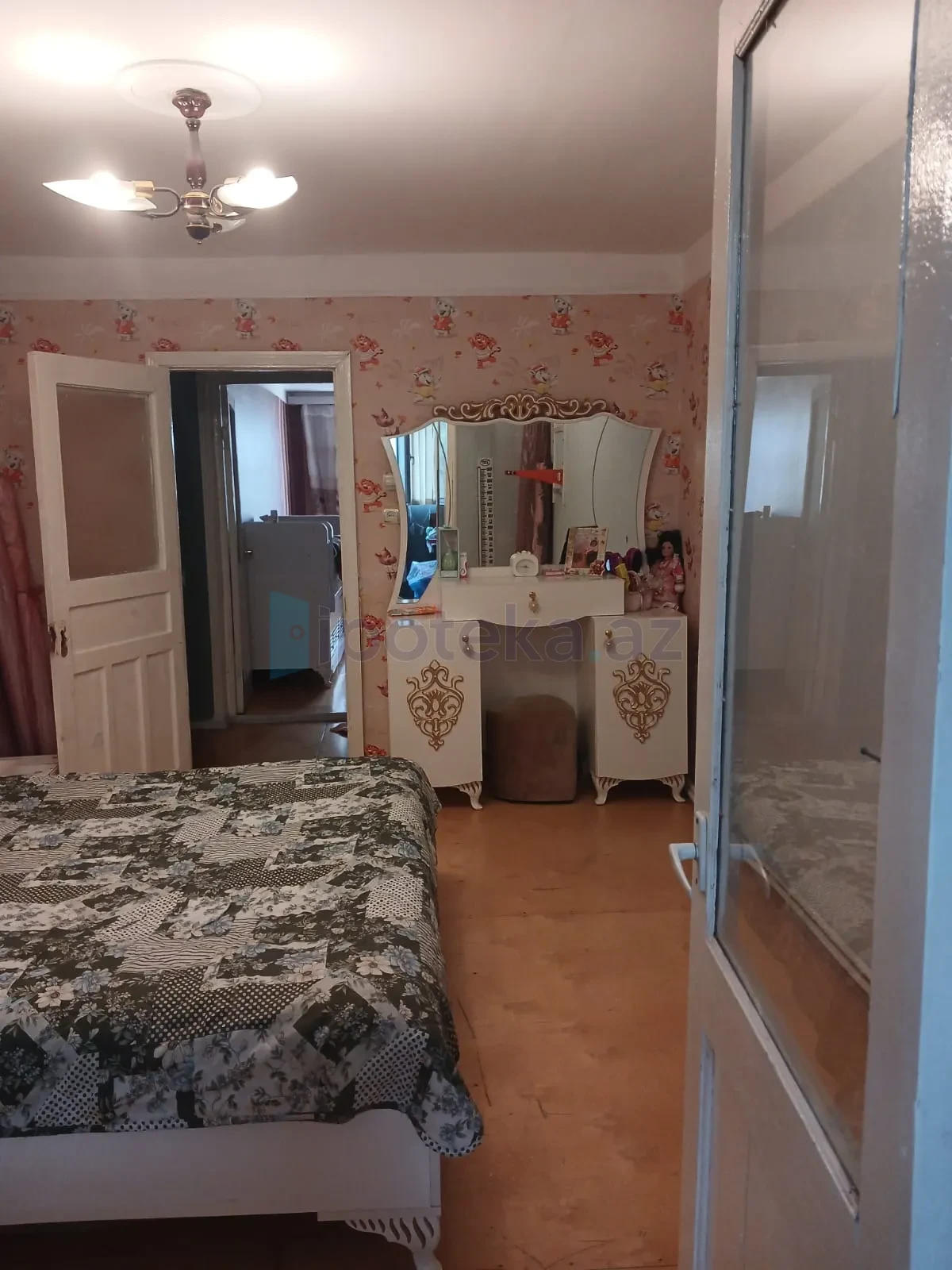 Satılır 3 otaqlı köhnə tikili 64 m²