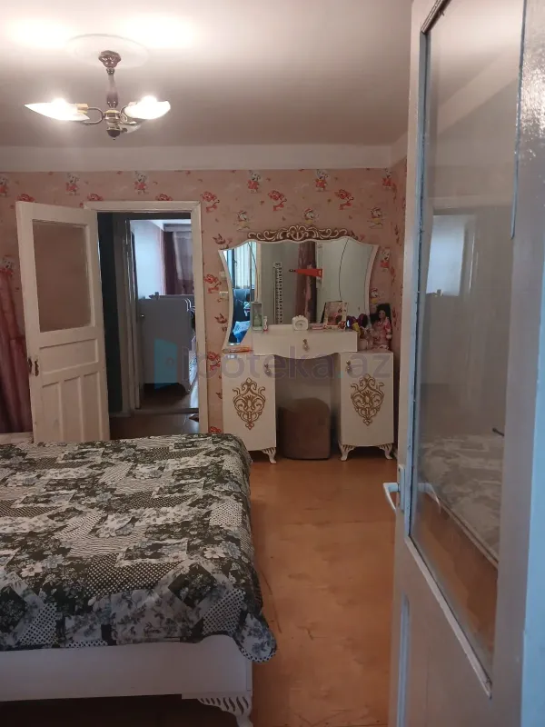 Satılır 3 otaqlı köhnə tikili 64 m²