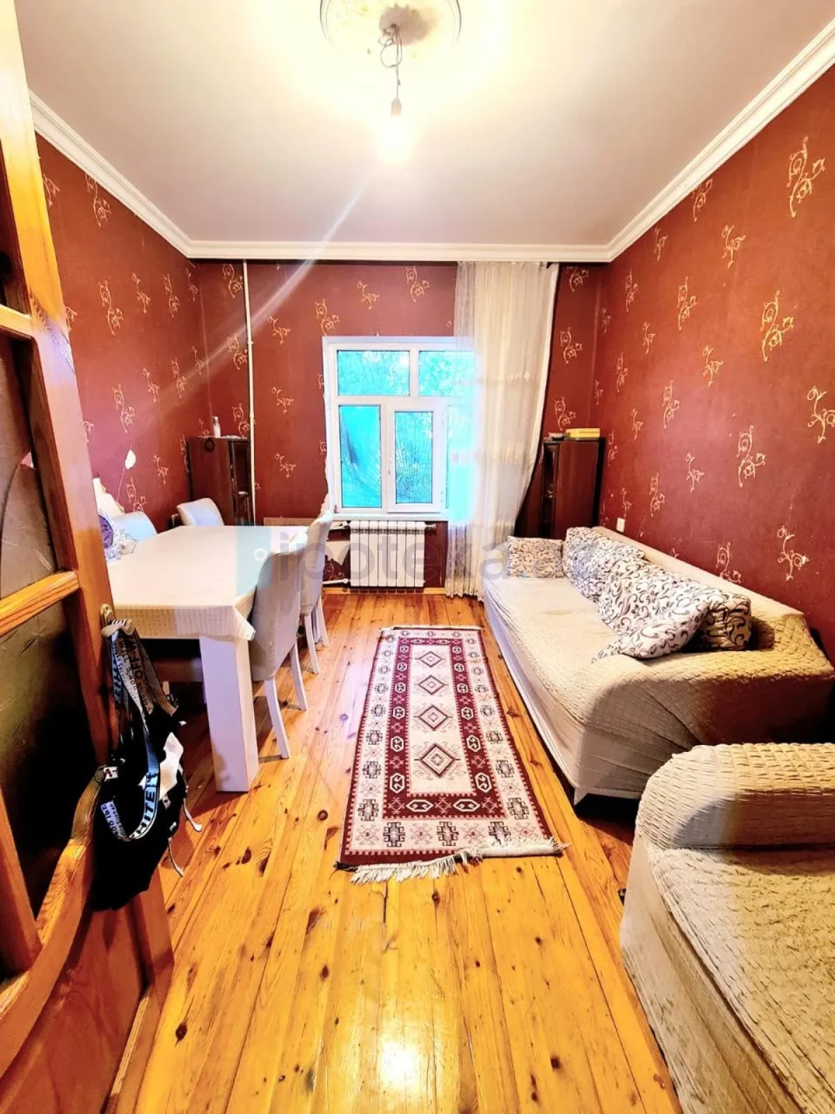 Satılır 2 otaqlı köhnə tikili 56 m²