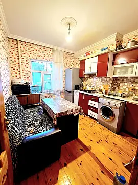 Satılır 2 otaqlı köhnə tikili 56 m²