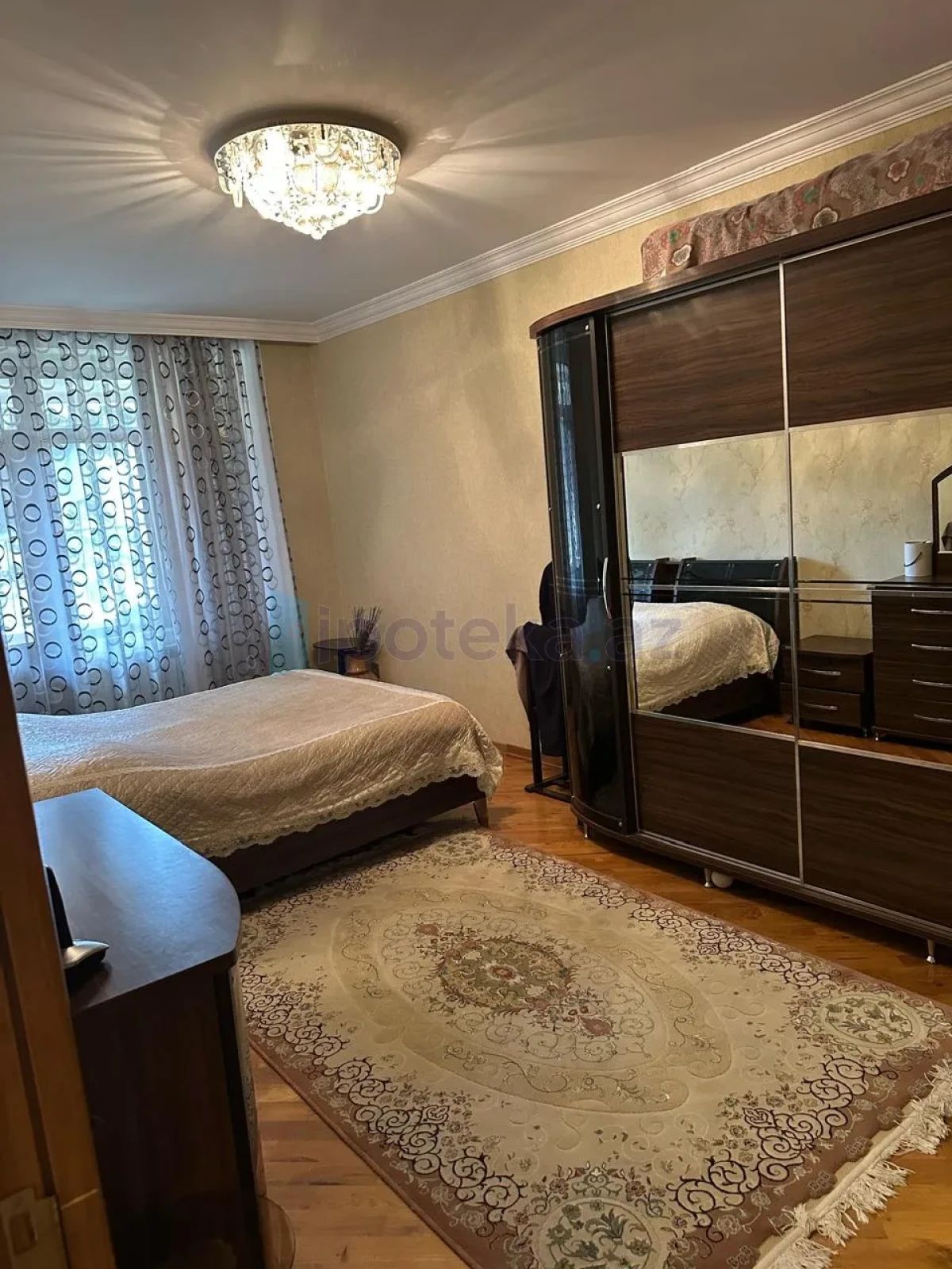 Satılır 4 otaqlı köhnə tikili 110 m²