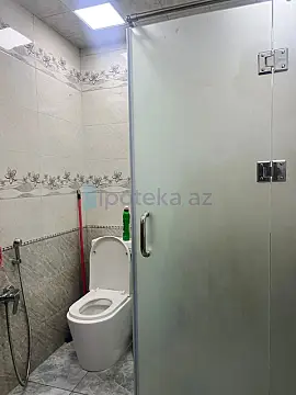 Satılır 3 otaqlı köhnə tikili 118 m²