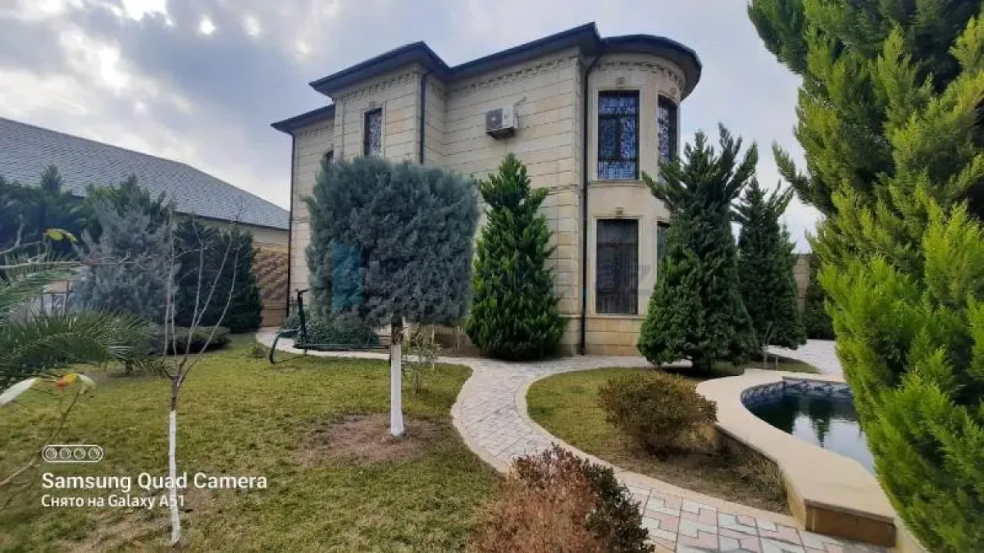 Satılır 5 otaqlı mənzil 450 m²