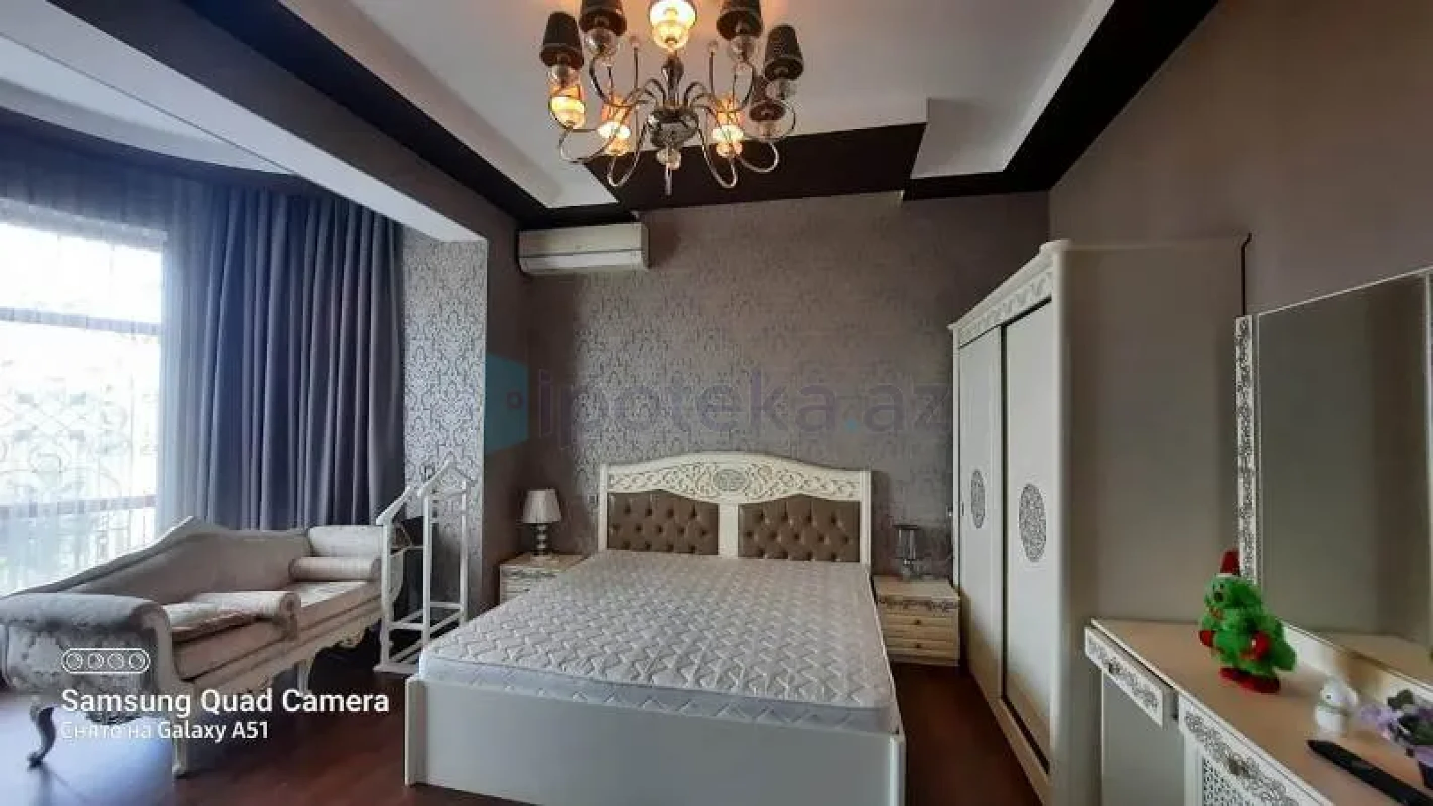 Satılır 5 otaqlı mənzil 450 m²