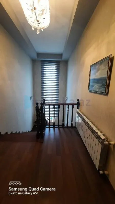 Satılır 5 otaqlı mənzil 450 m²