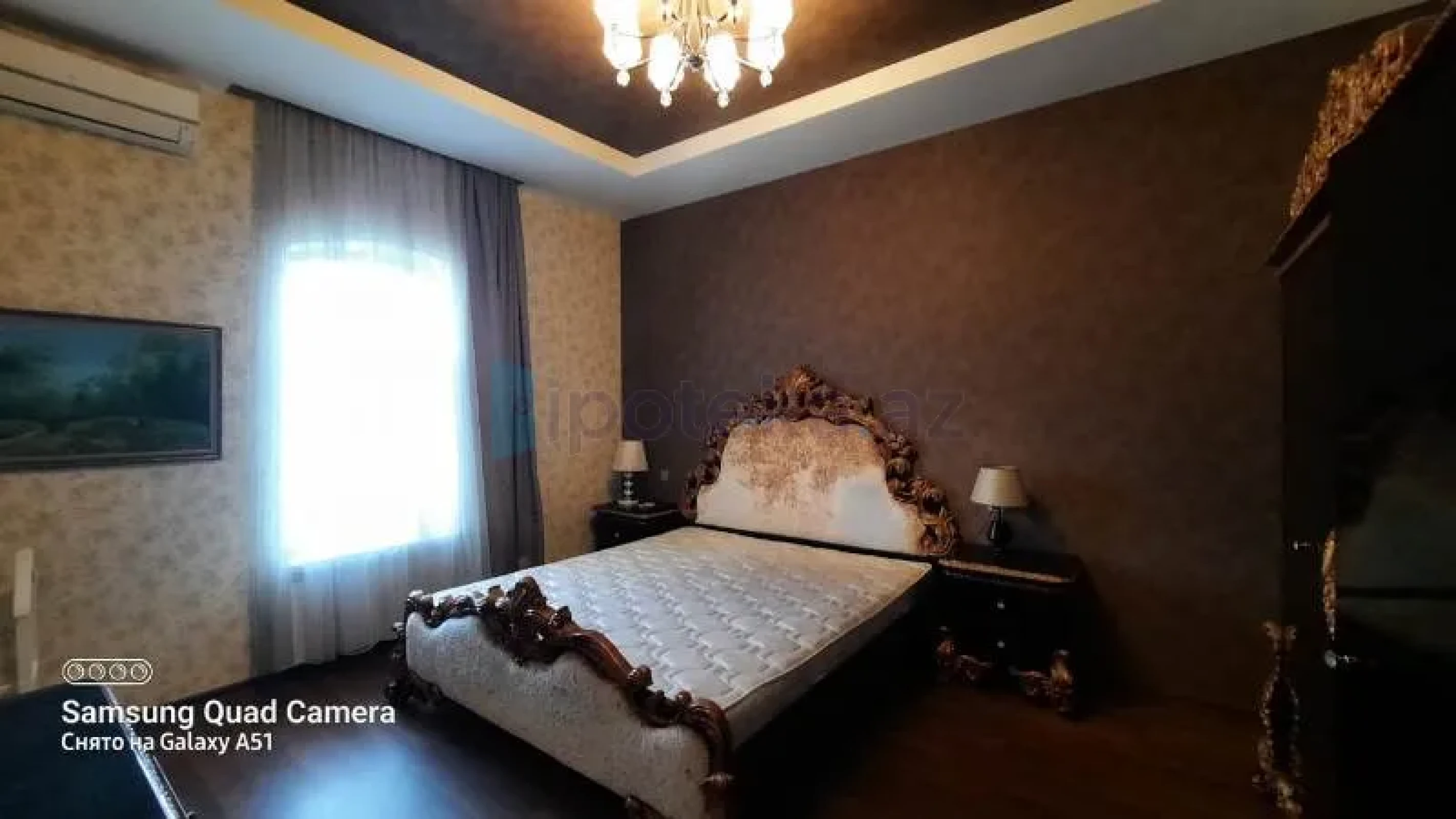 Satılır 5 otaqlı mənzil 450 m²