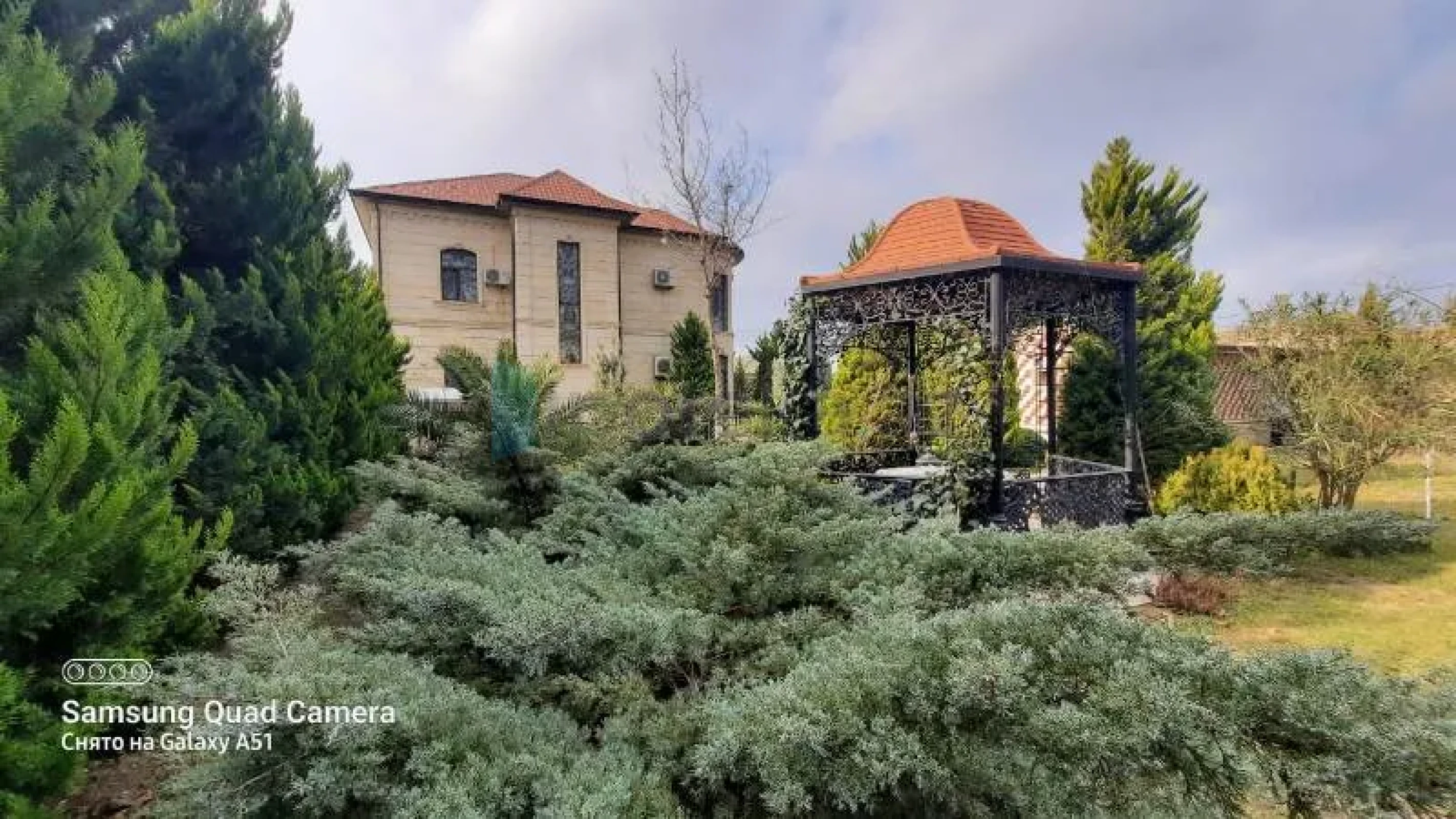 Satılır 5 otaqlı mənzil 450 m²