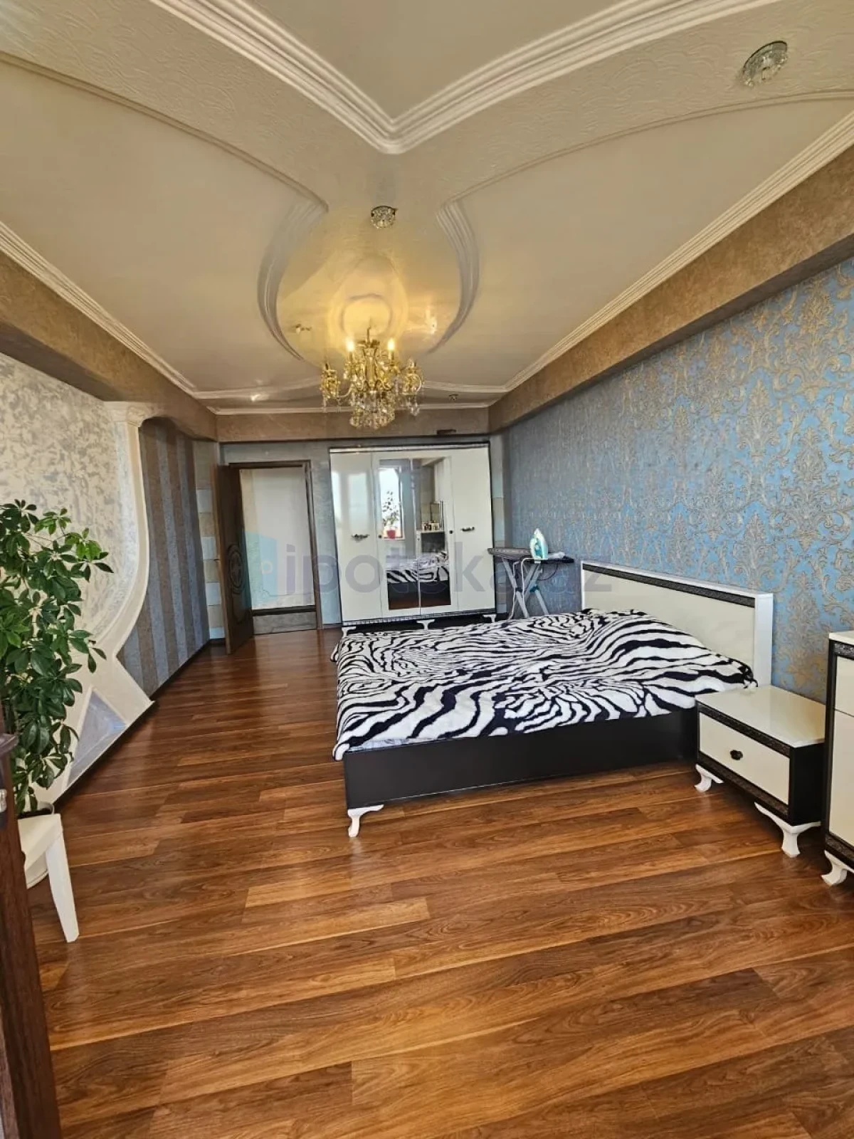 Satılır 3 otaqlı yeni tikili 135 m²
