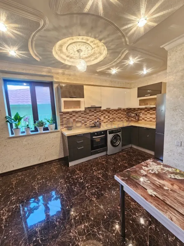 Satılır 3 otaqlı yeni tikili 135 m²