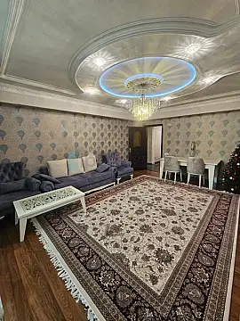 Satılır 3 otaqlı yeni tikili 135 m²