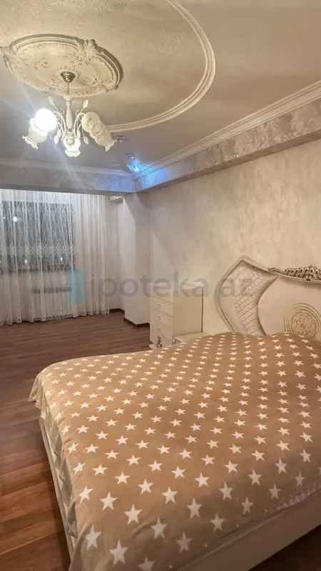 Satılır 3 otaqlı yeni tikili 135 m²