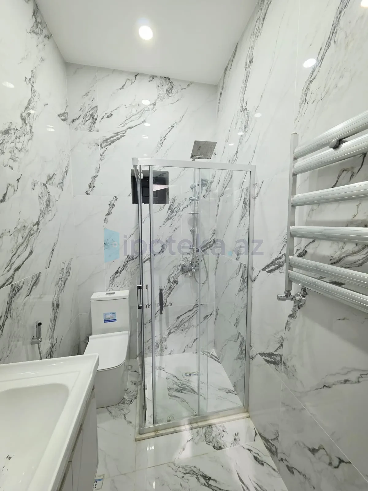 Satılır 4 otaqlı mənzil 110 m²