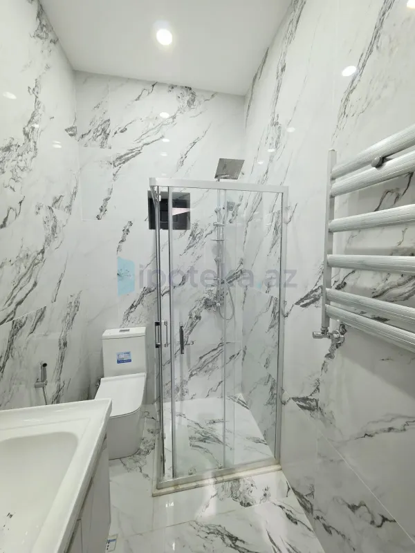 Satılır 4 otaqlı mənzil 110 m²