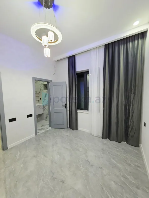 Satılır 4 otaqlı mənzil 110 m²