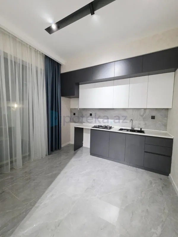 Satılır 4 otaqlı mənzil 110 m²