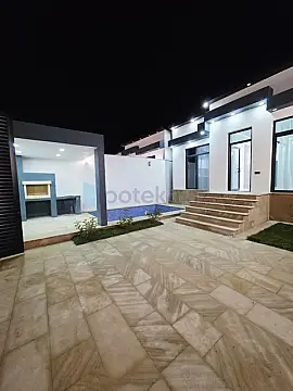 Satılır 4 otaqlı mənzil 110 m²