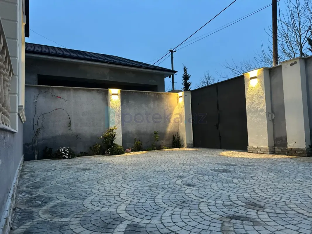 Satılır 4 otaqlı həyət evi 130 m²