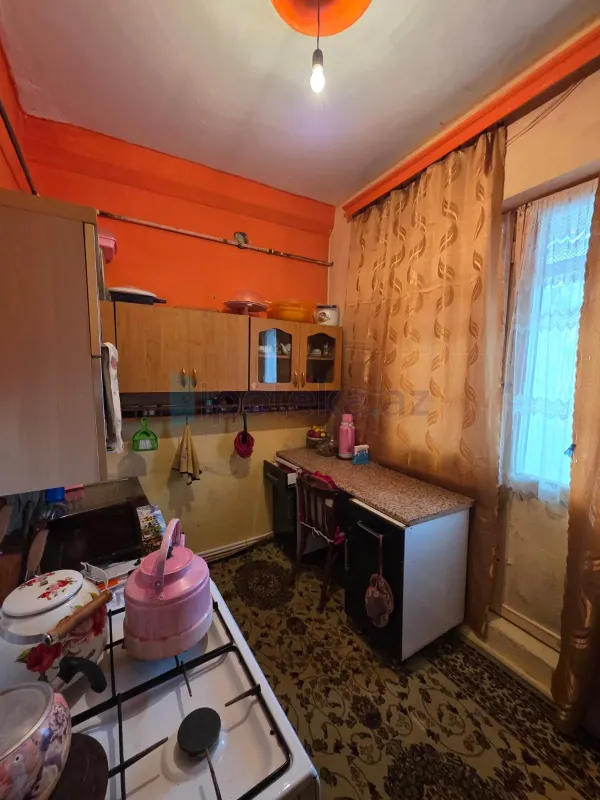 Satılır 3 otaqlı köhnə tikili 80 m²