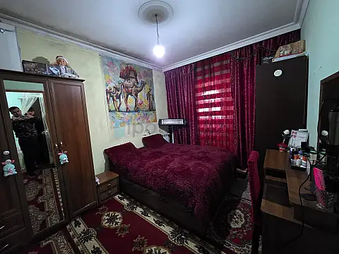 Satılır 3 otaqlı köhnə tikili 80 m²