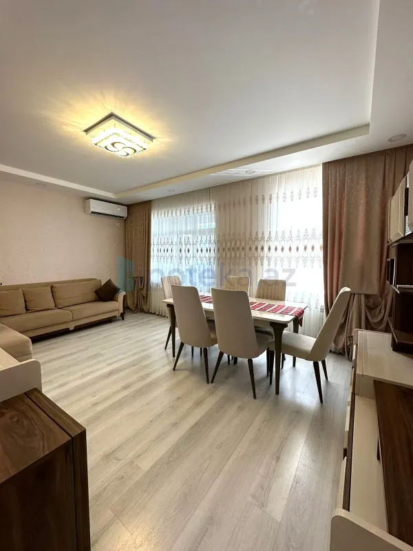 Satılır 3 otaqlı köhnə tikili 90 m²