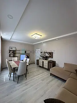 Satılır 3 otaqlı köhnə tikili 90 m²
