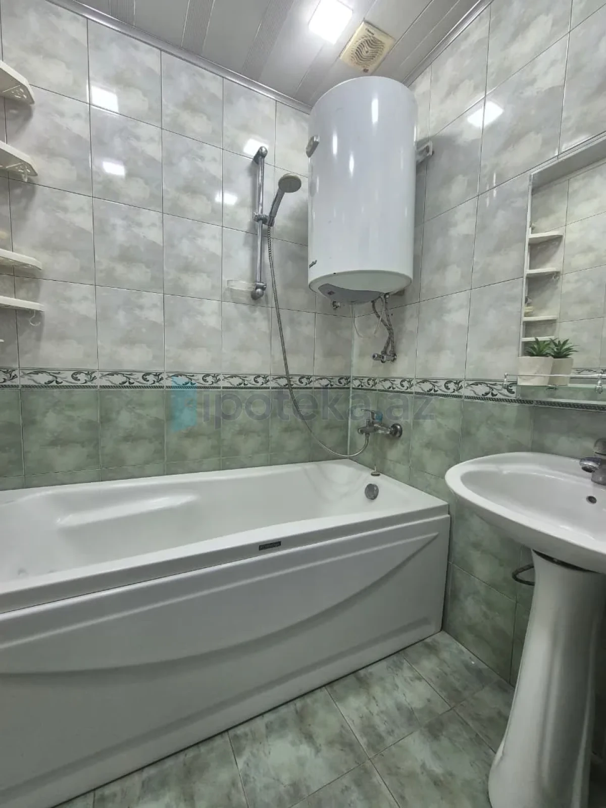 Satılır 2 otaqlı köhnə tikili 41 m²
