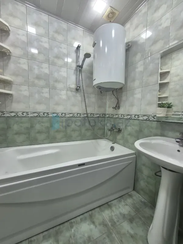 Satılır 2 otaqlı köhnə tikili 41 m²