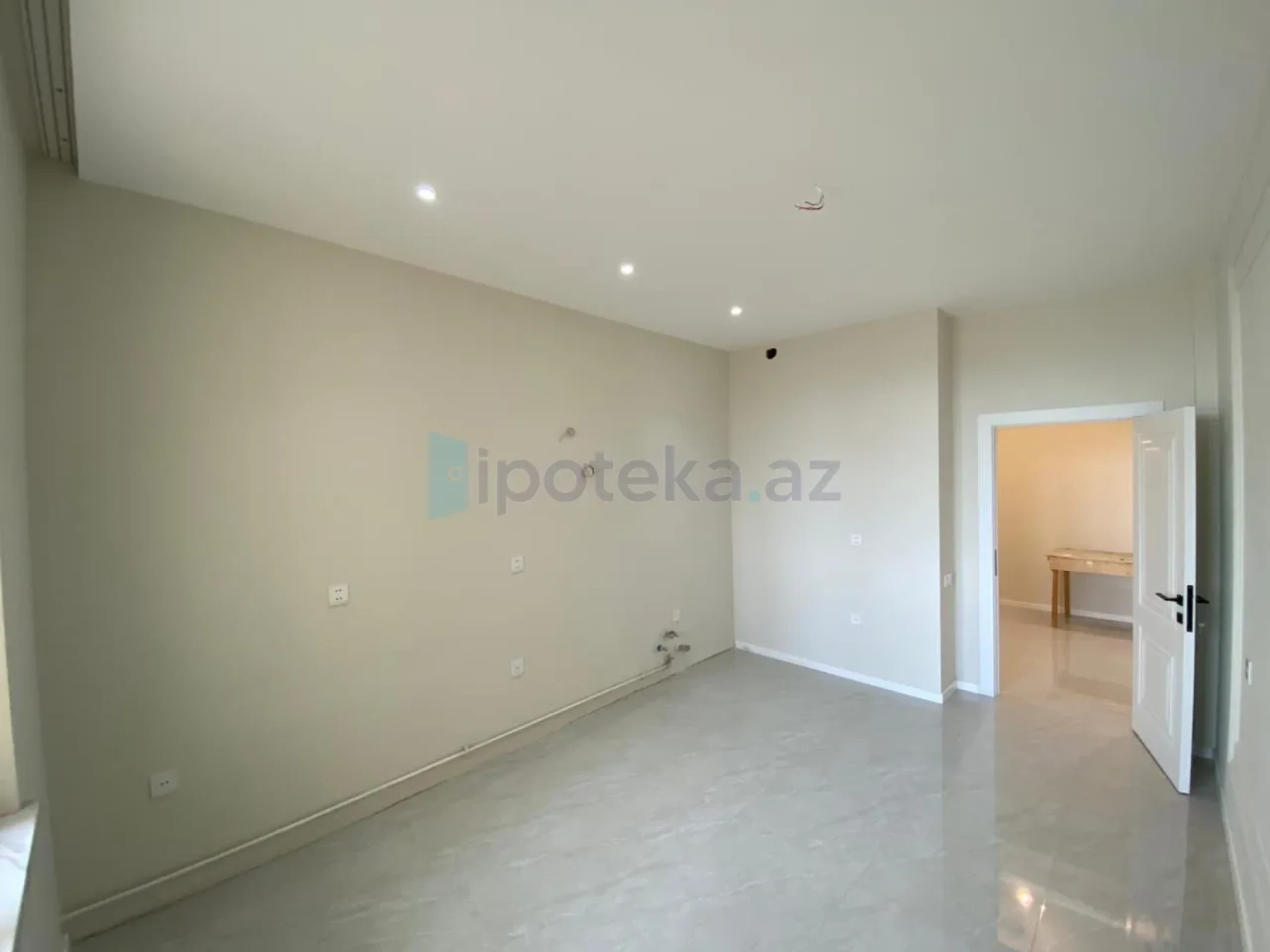 Satılır 3 otaqlı yeni tikili 115 m²