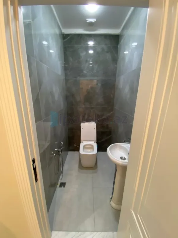 Satılır 3 otaqlı yeni tikili 115 m²