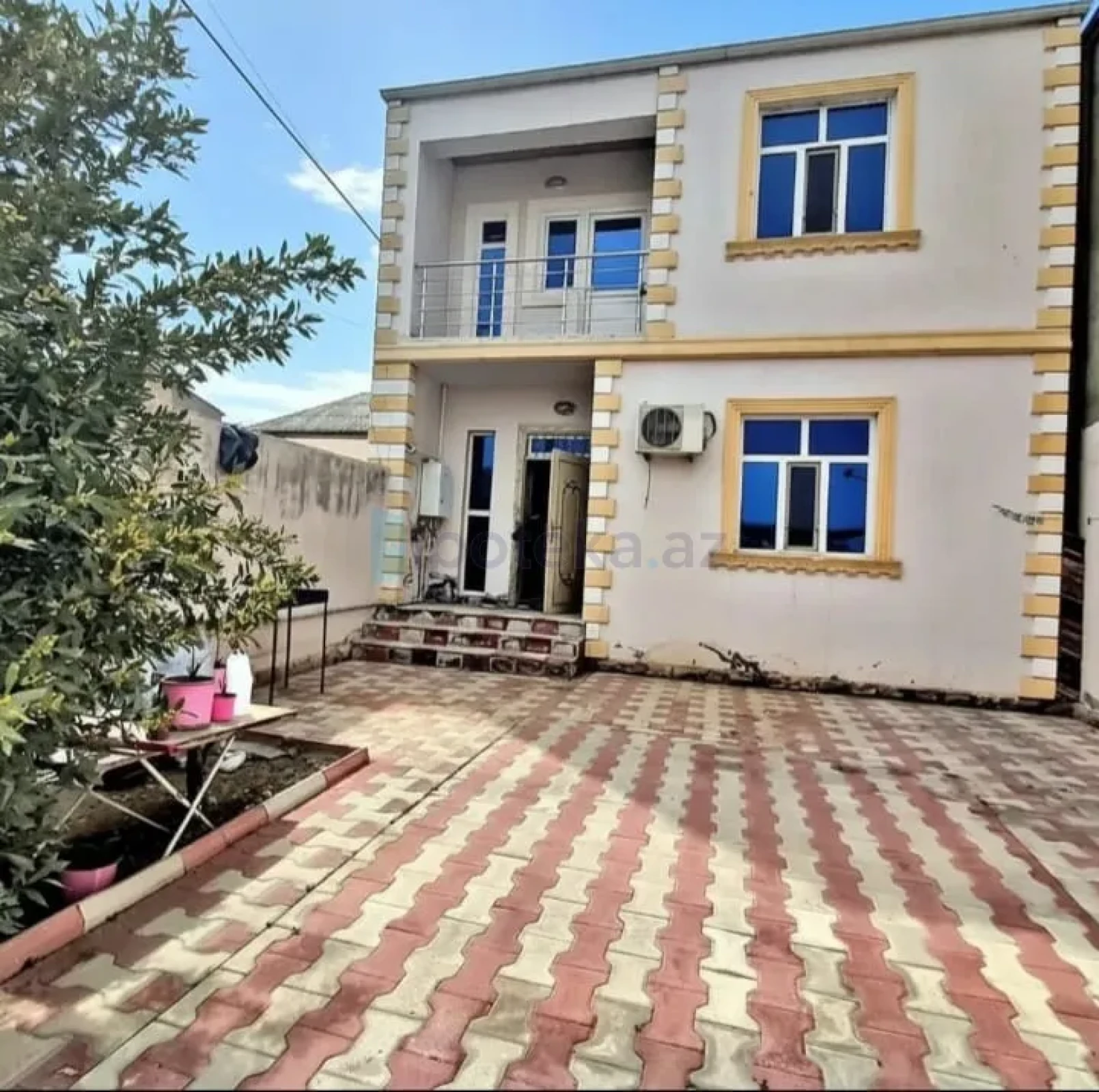 Satılır 4 otaqlı həyət evi 130 m²