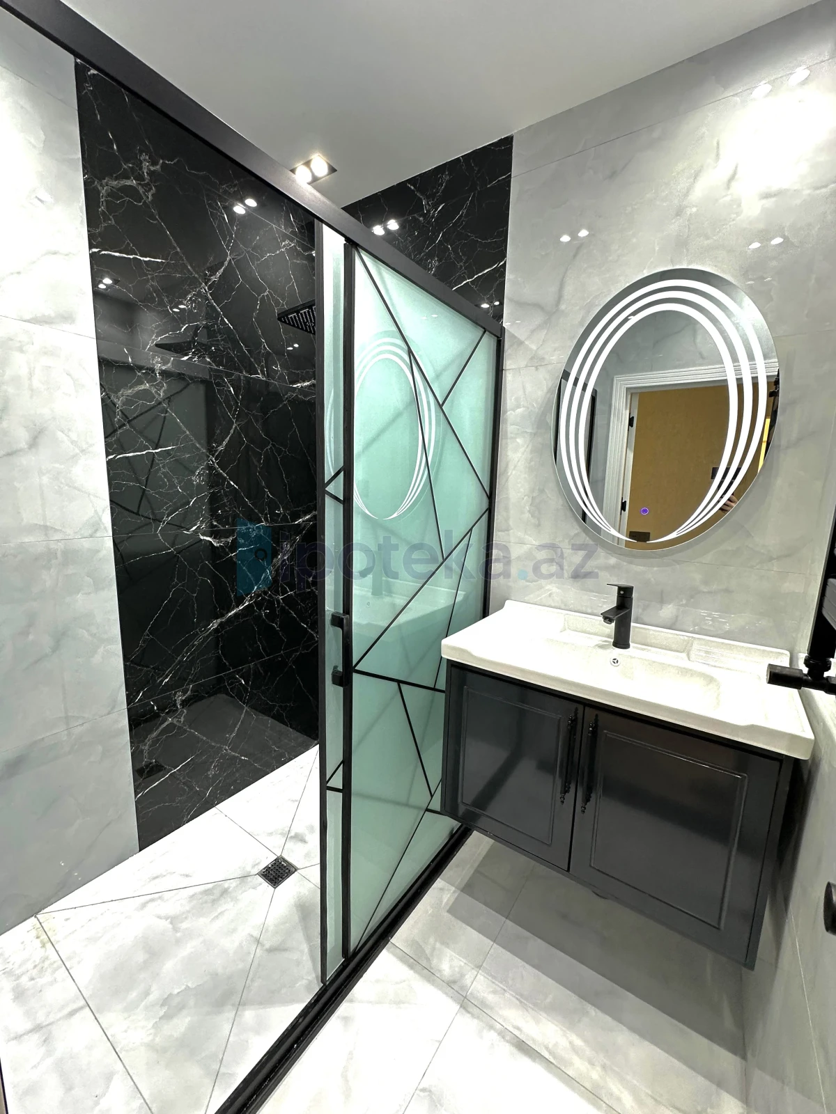 Satılır 3 otaqlı köhnə tikili 70 m²