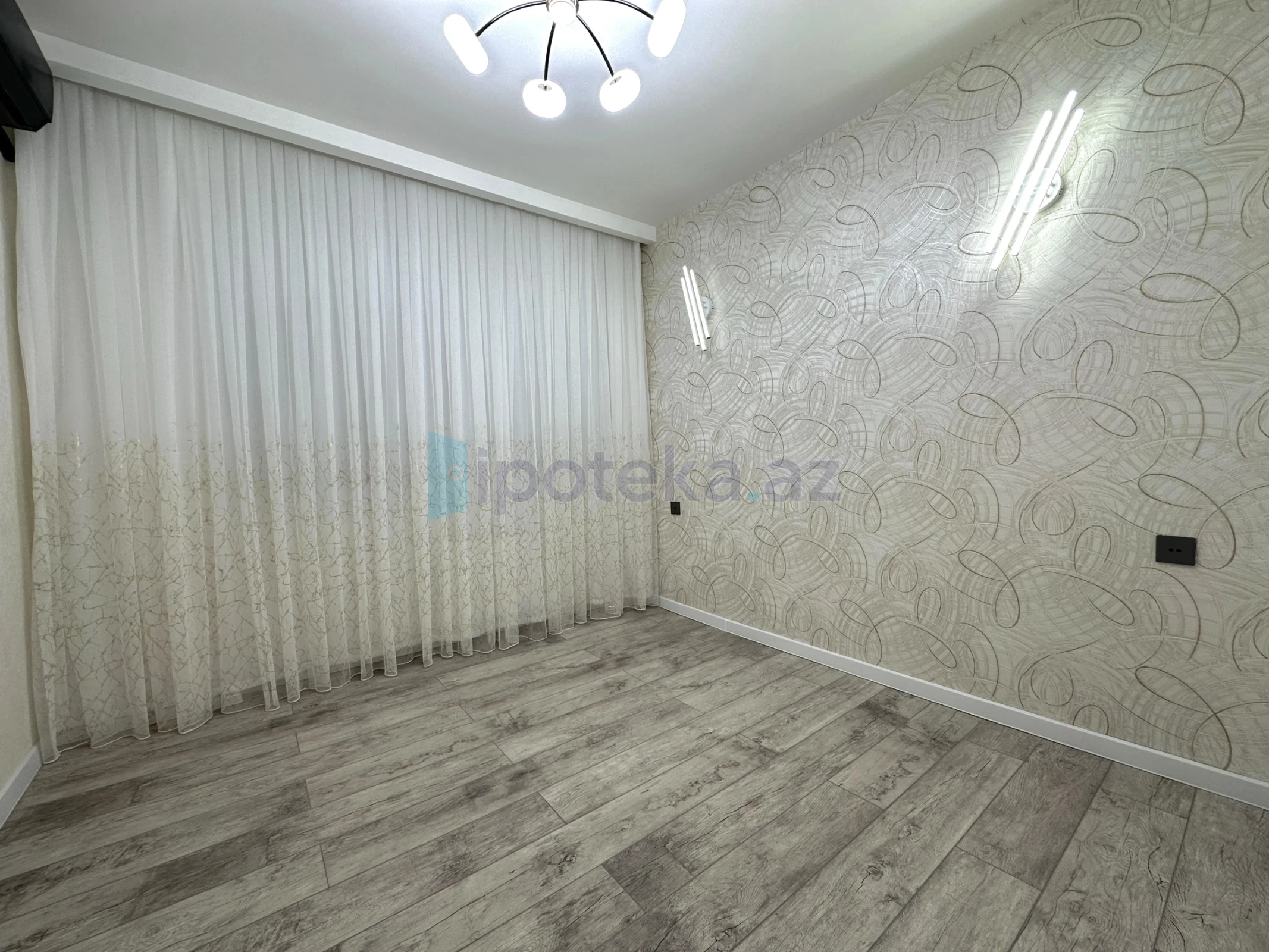 Satılır 3 otaqlı köhnə tikili 70 m²
