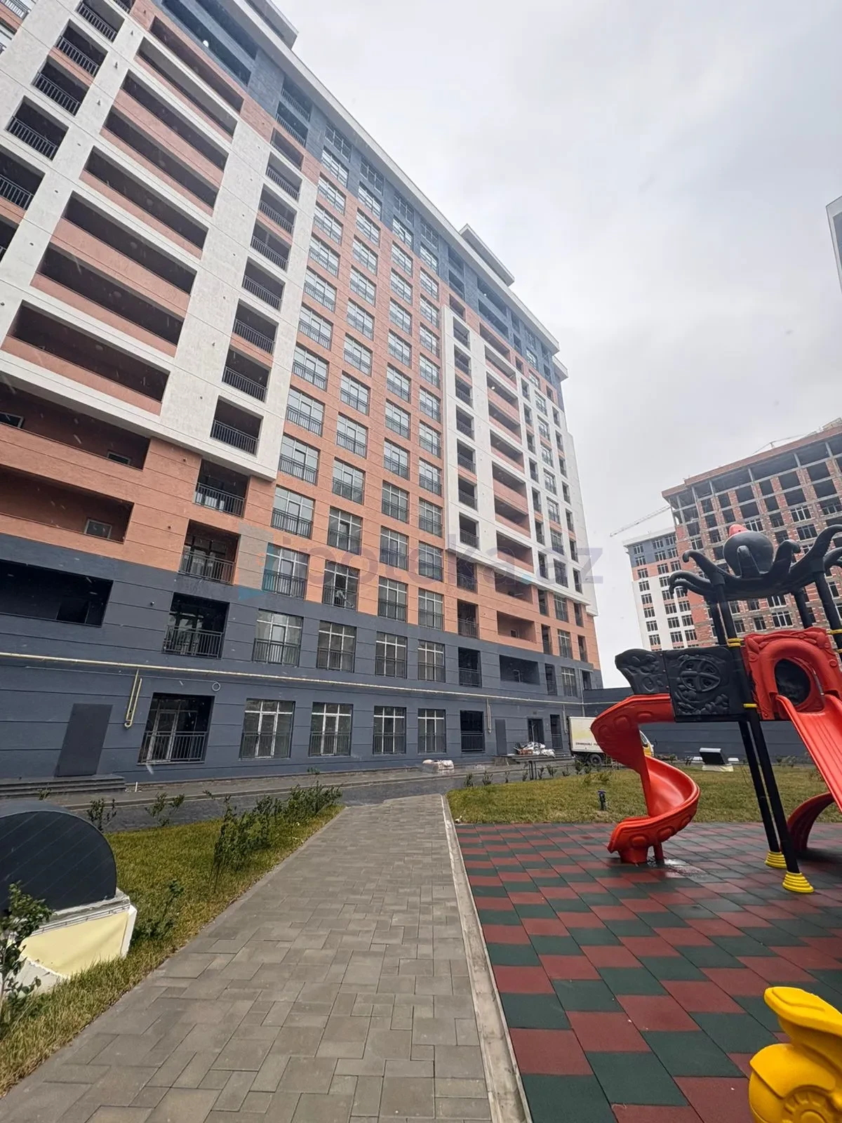 Satılır 2 otaqlı yeni tikili 72.8 m²