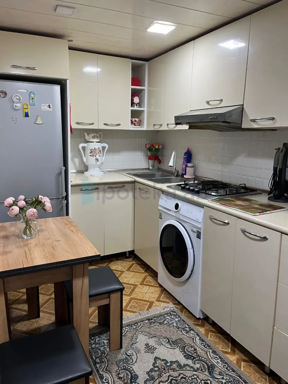 Satılır 4 otaqlı həyət evi 100 m²
