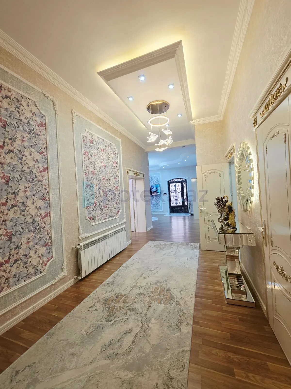 Satılır 4 otaqlı mənzil 150 m²